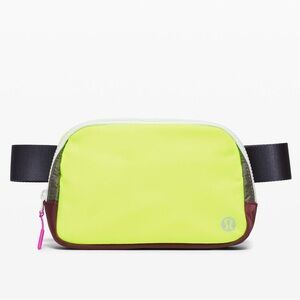 Lululemon Everywhere Belt Bag 1L Highlight Yellow Savannah Army Green